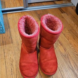 Red UGG Australia Classic Boots fits like women's 7/7.5, actual size is youth 6